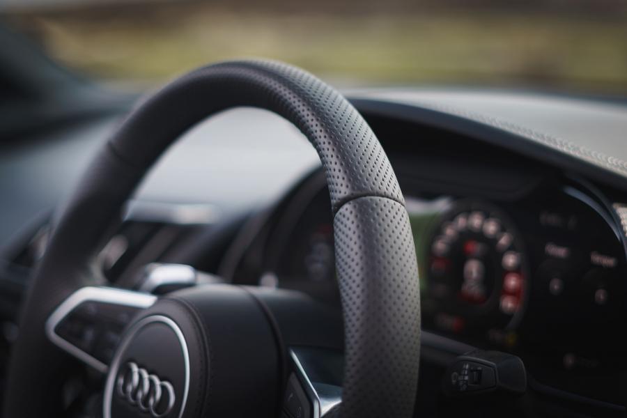 Детали интерьера Audi R8 V10 Performance 2019 года  (UK) (фото 115 из 136)